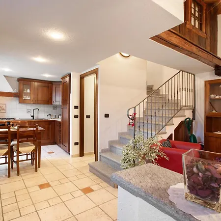 Da Manu - Nus Apartment